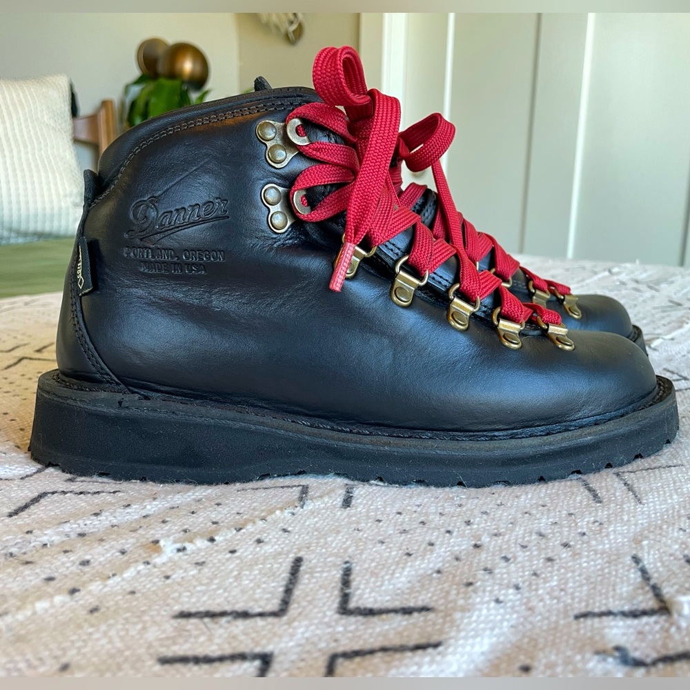 Danner Women’s Mountain Pass Boots - Size 6.5